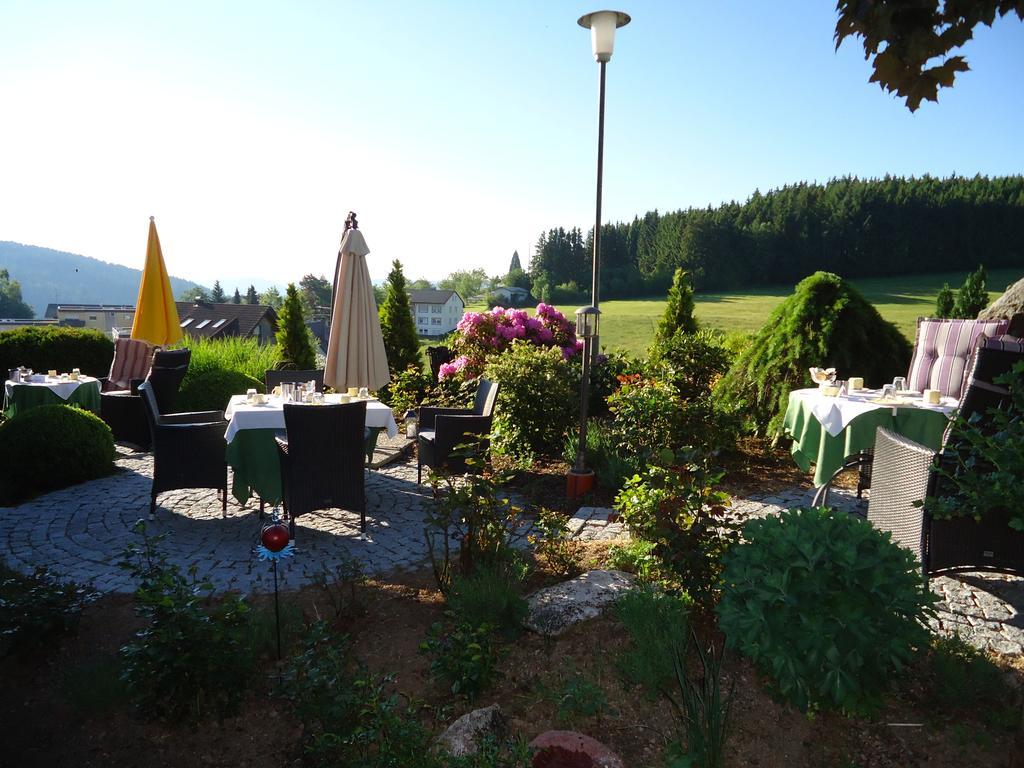 Berghotel Schiller Schonach im Schwarzwald Oda fotoğraf